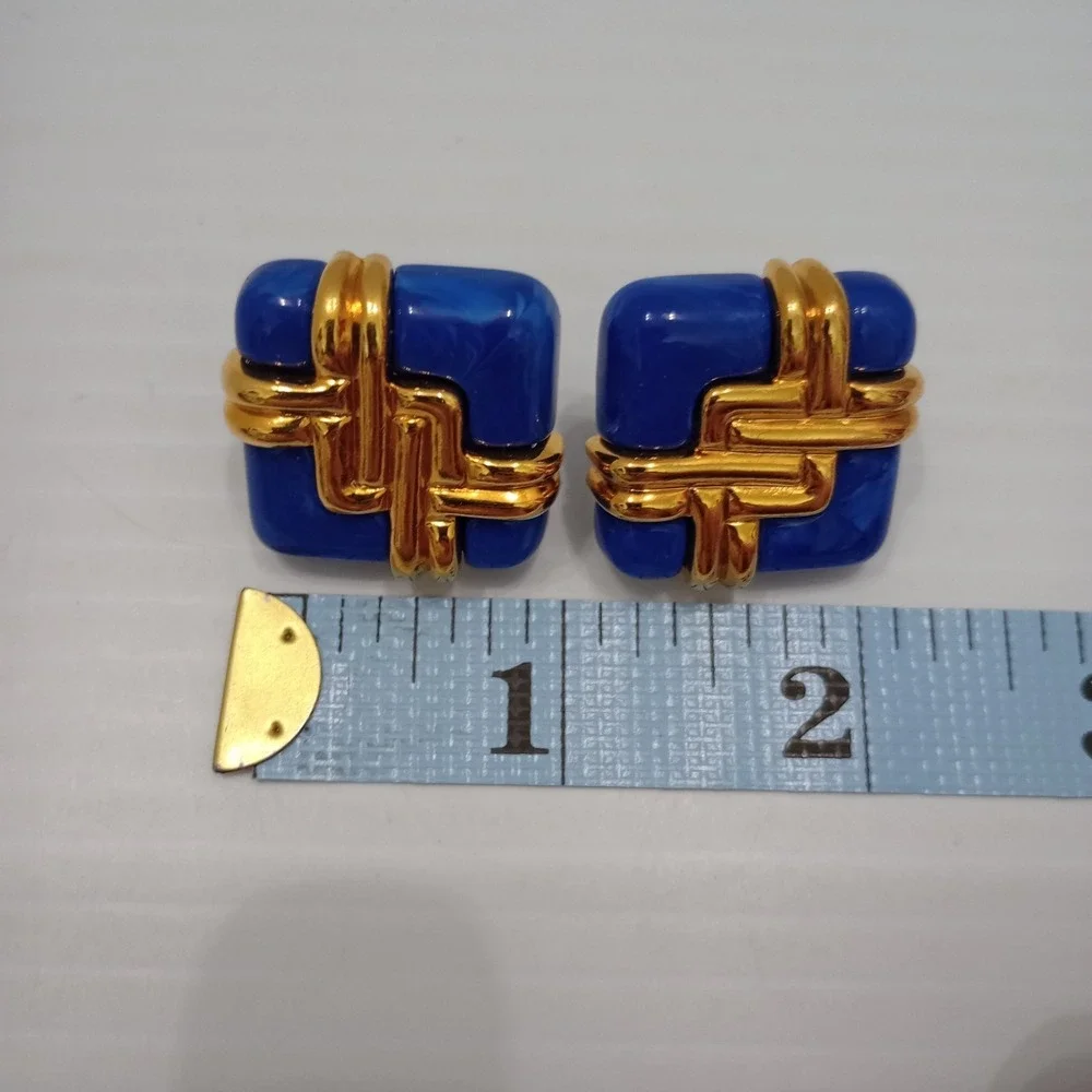 VTG Avon Convertible Colors Blue Enamel Gold Tone Statement Pierced Earring 1992